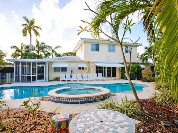 809 S 17th Ave, Hollywood FL 33020 — #A11328233
