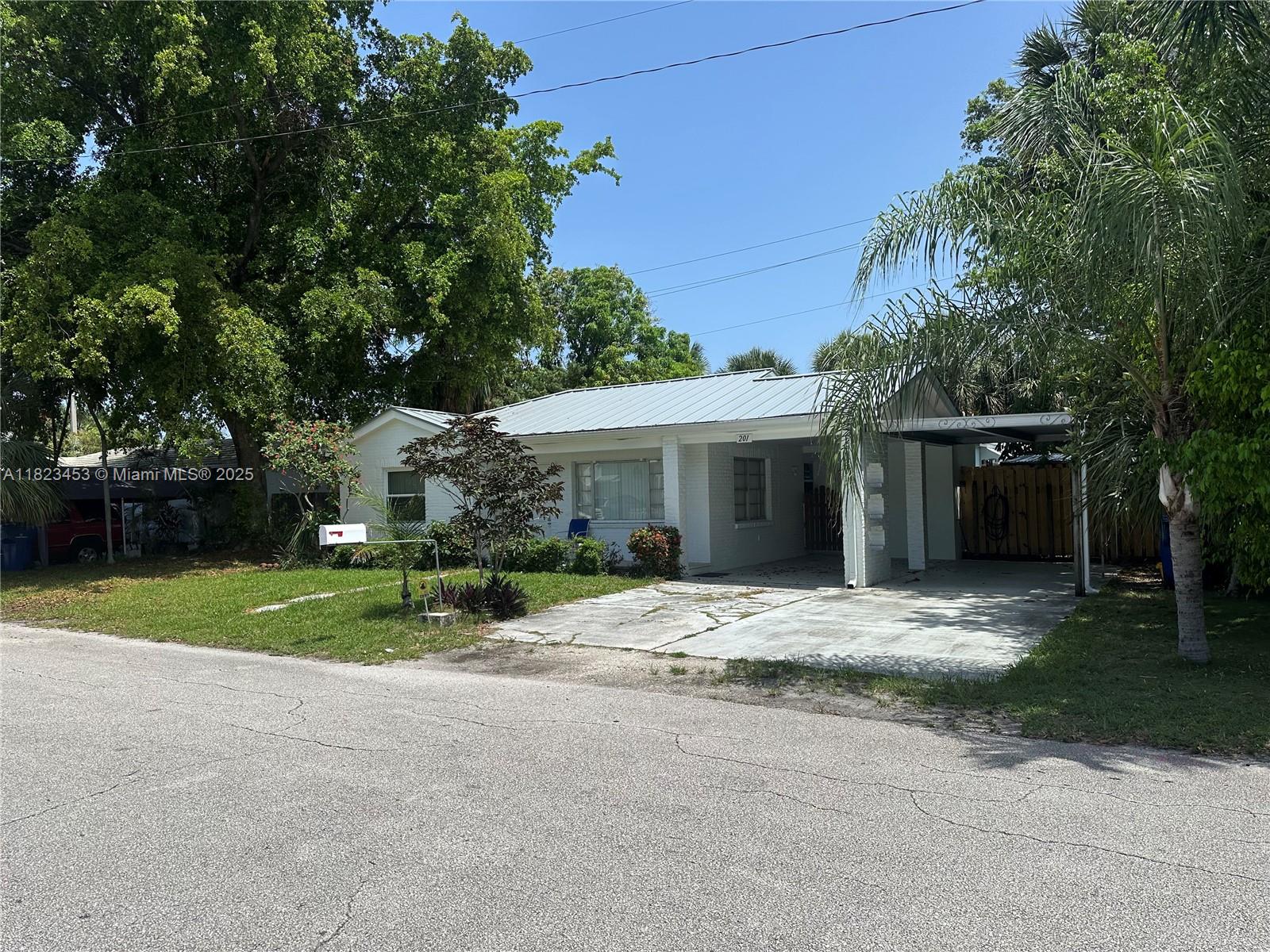 6dd28e9b-251 201 E 28th St # 0, Riviera Beach FL 33404 — #A11823453