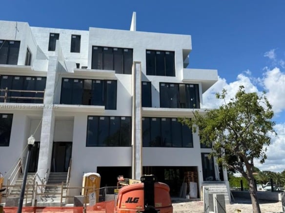7300 Trouville Esplanade # 3, Miami Beach FL 33141 — #A11378478