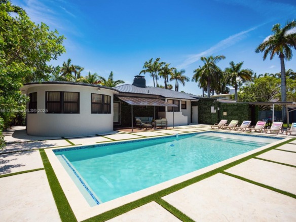 801 Harrison St, Hollywood FL 33019 — #A11389950