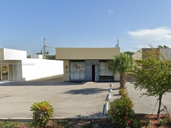 617 Northlake Blvd, North Palm Beach FL 33408 — #A11446249