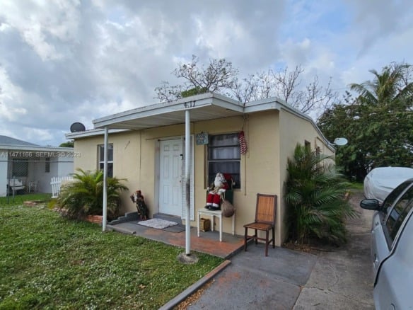 1817 NW 25th Ave, Fort Lauderdale FL 33311 — #A11471166