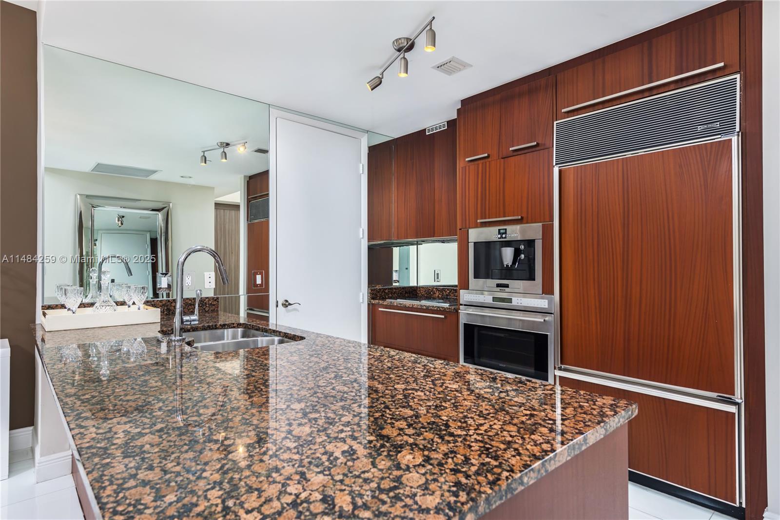 6dd28e9b-2735 15811 Collins Ave # 1702, Sunny Isles Beach FL 33160 — #A11484259
