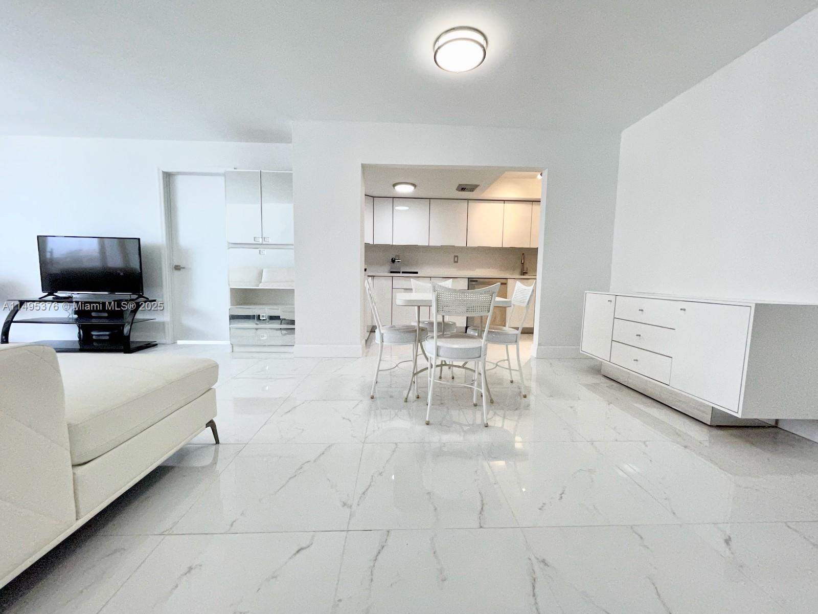 18041 Biscayne Boulv # 502, Aventura FL 33160 — #A11495376