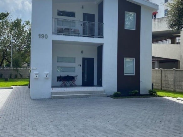 190 NW 57th St, Miami FL 33127 — #A11509328