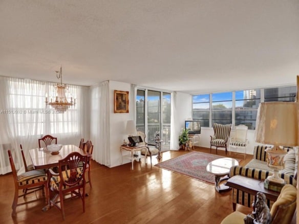 18051 Biscayne Blvd # 304, Aventura FL 33160 — #A11512092