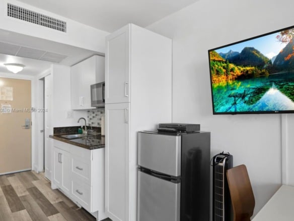 19201 Collins Ave, # 1143, Sunny Isles Beach FL 33160 — #A11512539