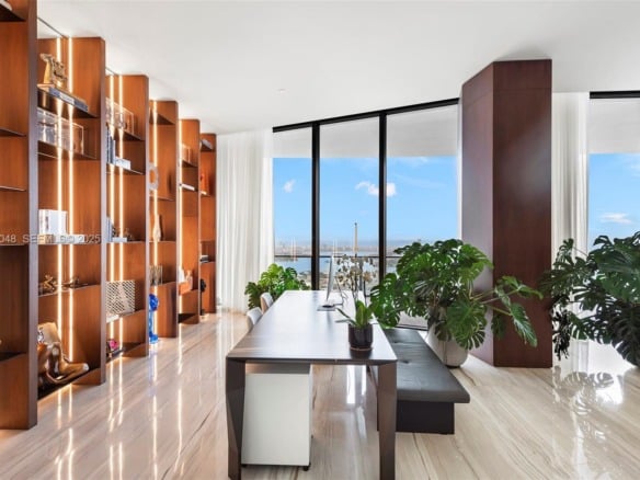 1000 Biscayne Blvd # 5501, Miami FL 33132 — #A11518048