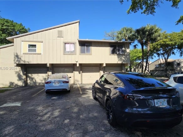 5870 NW 21st St, Lauderhill FL 33313 — #A11532553