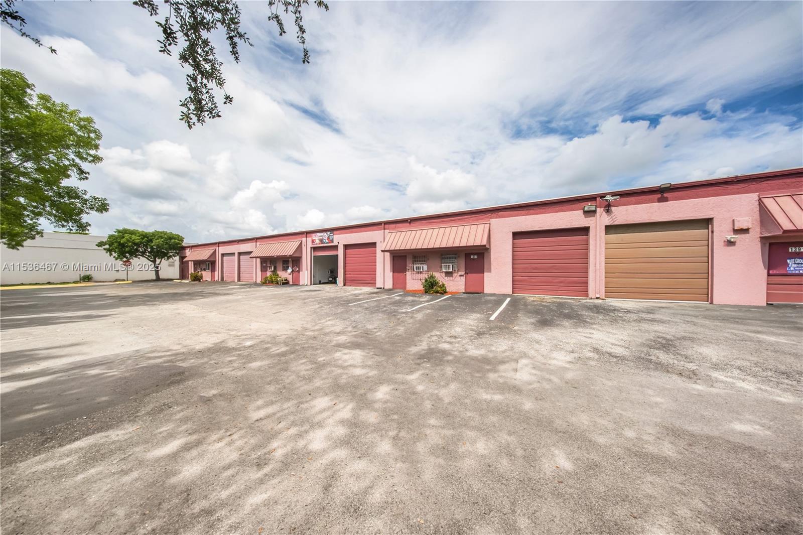 6dd28e9b-2876 1375 NW 65TH AV, Plantation FL 33313 — #A11536467