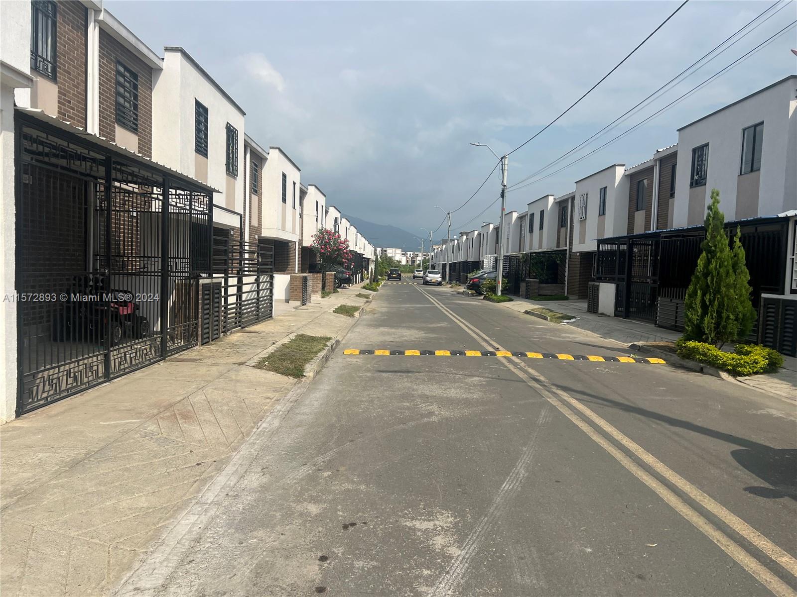 6dd28e9b-3025 Calle 3 A # 22-76 S Manzana 3 # 8, . Colombia — #A11572893