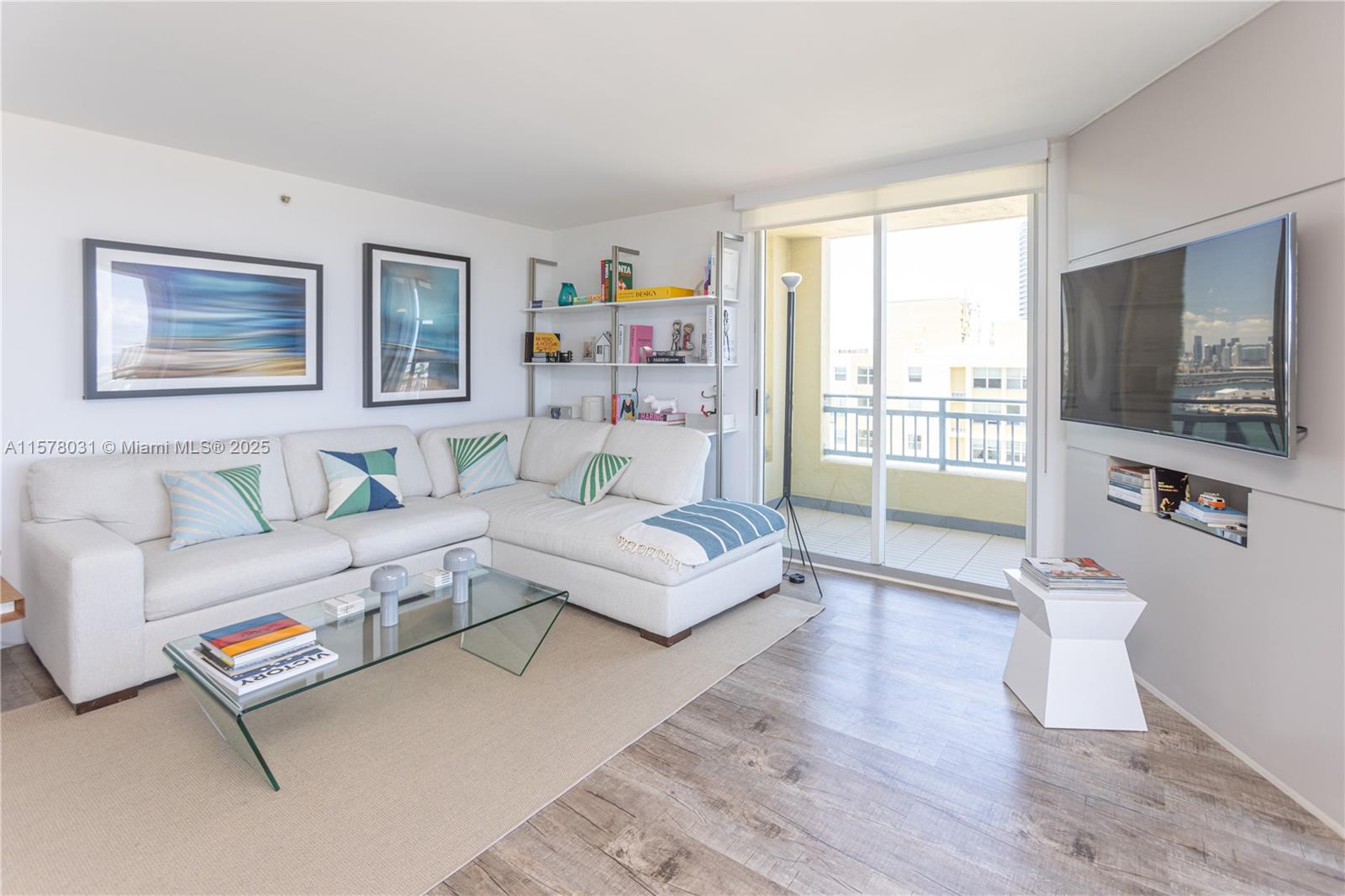 6dd28e9b-3040 90 Alton Rd # 1411, Miami Beach FL 33139 — #A11578031