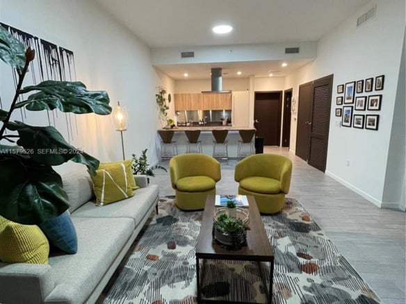 1000 Brickell Plz # 1811, Miami FL 33131 — #A11579526