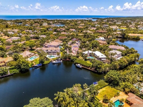 431 Costanera Rd, Coral Gables FL 33143 — #A11582877
