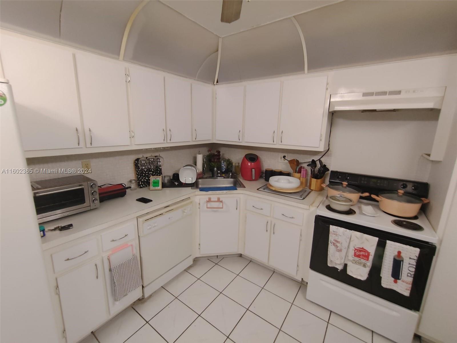 6dd28e9b-3133 2780 NE 183rd St # 1903, Aventura FL 33160 — #A11602365