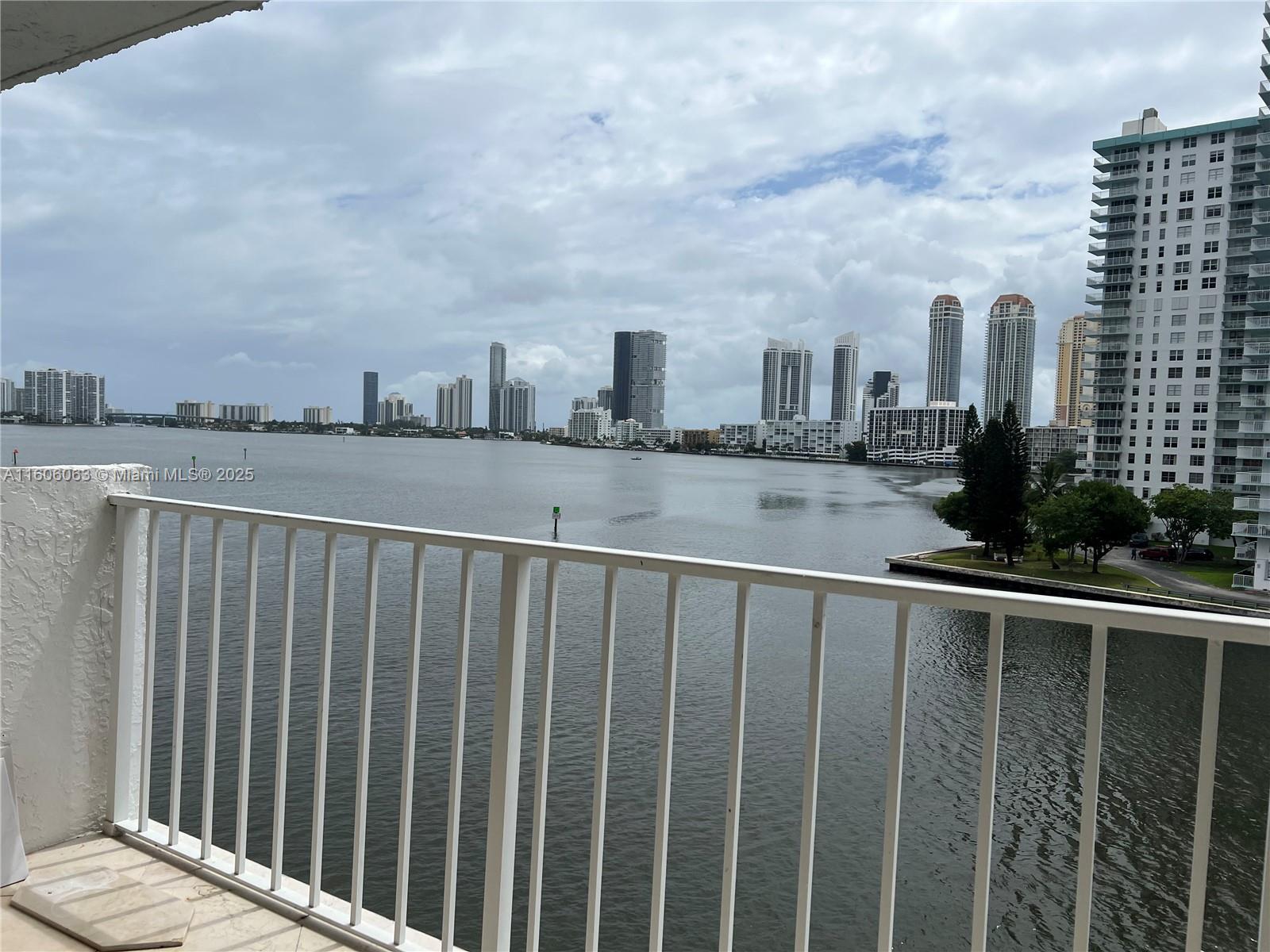 6dd28e9b-3150 4000 NE 170th St # 604, North Miami Beach FL 33160 — #A11606063