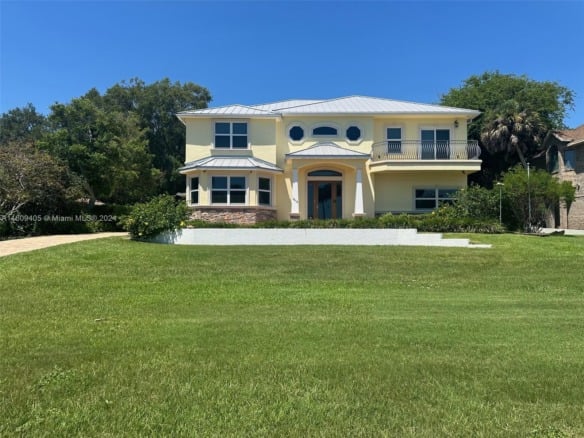 1613 N Indian River Drive, Cocoa FL 32922 — #A11609405
