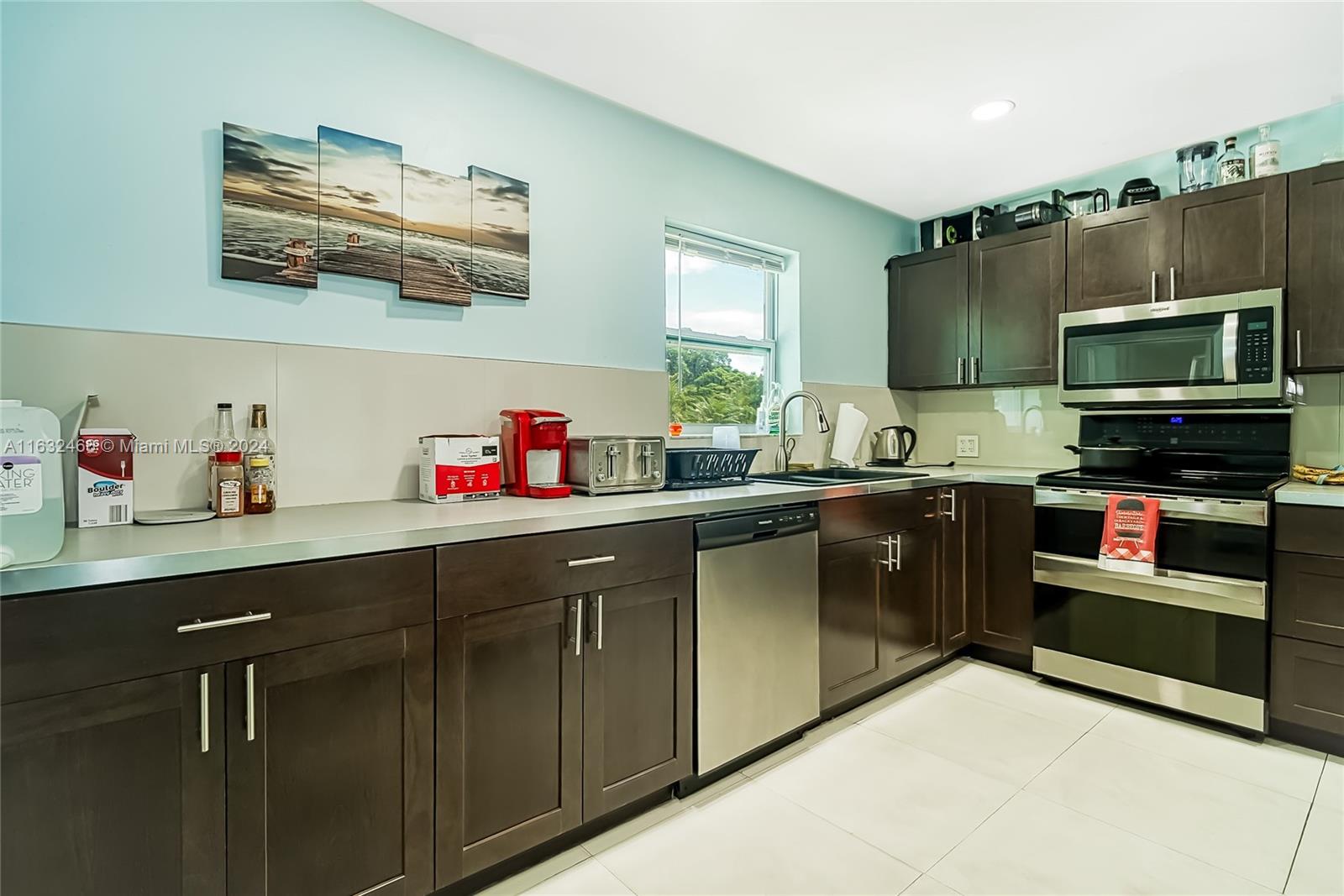 6dd28e9b-3292 216 SW 6th St, Hallandale Beach FL 33009 — #A11632466