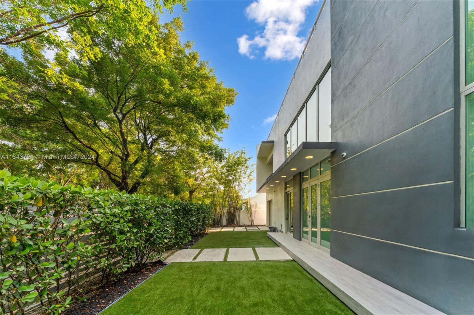 6dd28e9b-3340 1510 SW 4th Ave, Miami FL 33129 — #A11643721