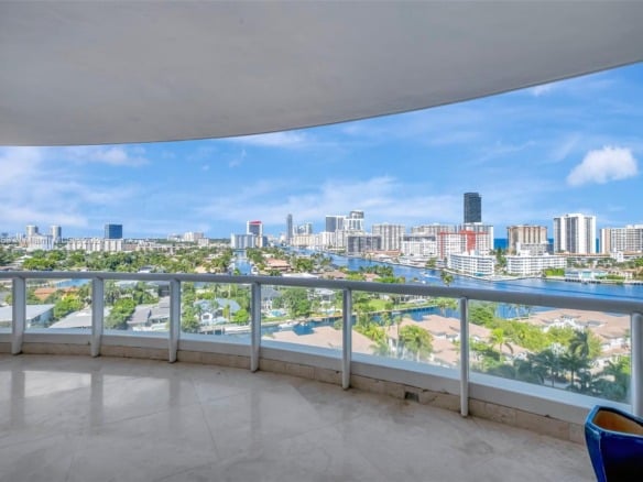 21200 Point Pl # 1204, Aventura FL 33180 — #A11644069