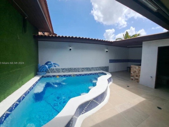 56-D Versalles I – Panama City, PA Panama — #A11649459