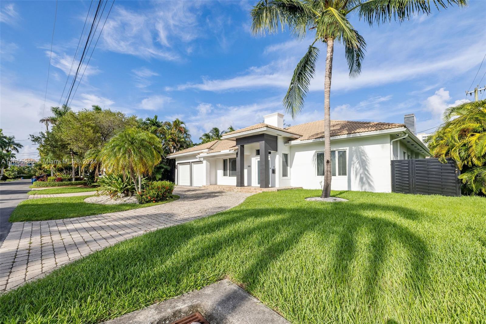 543 Hibiscus Dr, Hallandale Beach FL 33009 — #A11655285