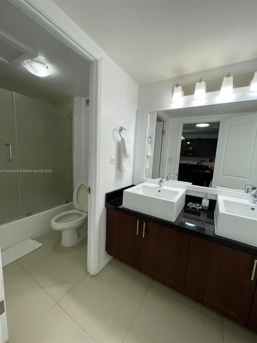 6dd28e9b-345 2301 Collins Ave # 735, Miami Beach FL 33139 — #A11835846