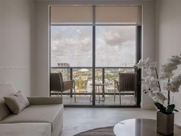 601 NE 1st Street # 4204, Miami FL 33132 — #A11669383