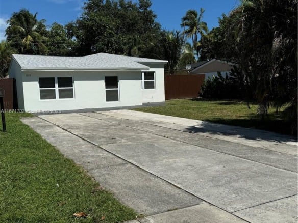 1829 NE 176th St, North Miami Beach FL 33162 — #A11671702