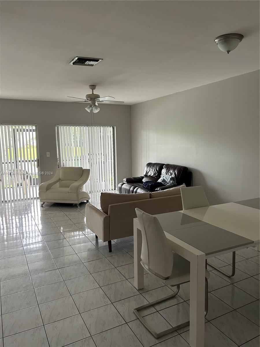 6dd28e9b-3504 Listing #A11672411