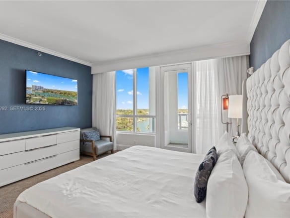 4401 Collins Ave # 915, Miami Beach FL 33140 — #A11677292
