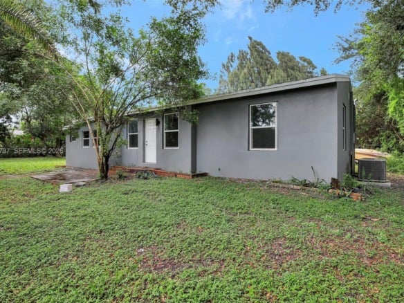 4381 SW 51st St, Dania Beach FL 33314 — #A11682737