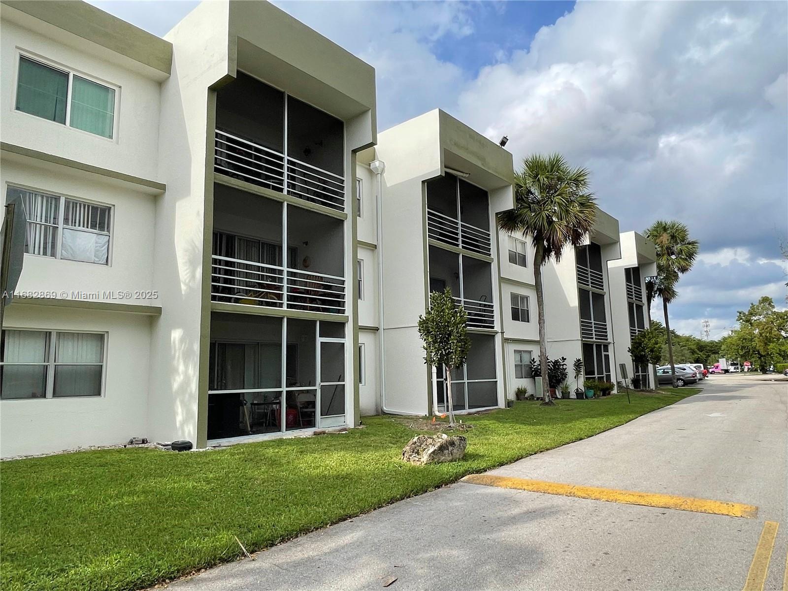 6dd28e9b-3592 4255 N University Dr # 201, Sunrise FL 33351 — #A11682869