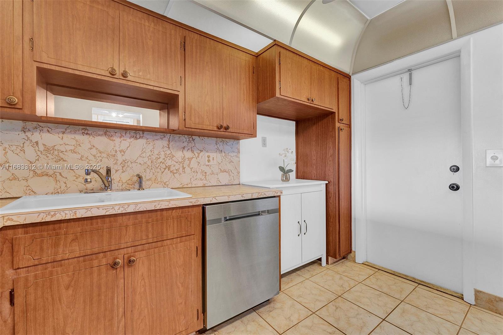 6dd28e9b-3595 330 SE 2nd St # 303F, Hallandale Beach FL 33009 — #A11683312