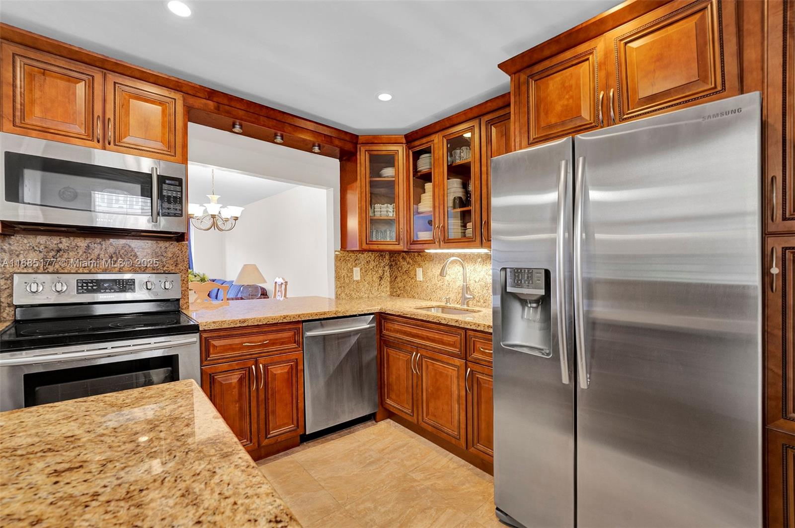 6dd28e9b-3611 410 SE 2nd St # 220, Hallandale Beach FL 33009 — #A11685177