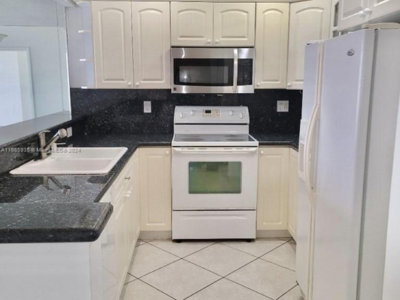600 Three Islands Blvd # 1817, Hallandale Beach FL 33009 — #A11685935