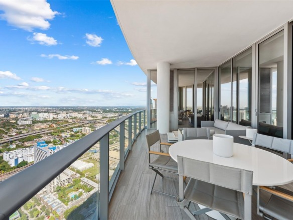 851 NE 1st Ave # 5112, Miami FL 33132 — #A11687670