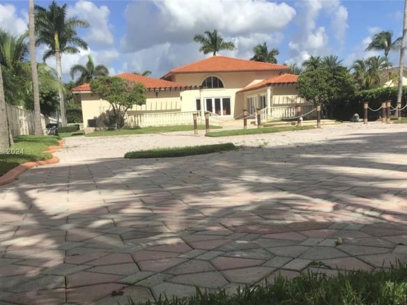 13460 SW 32nd ST, Kendall FL 33175 — #A11691301