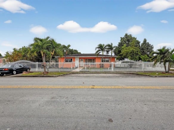 500 E 30th St, Hialeah FL 33013 — #A11695799