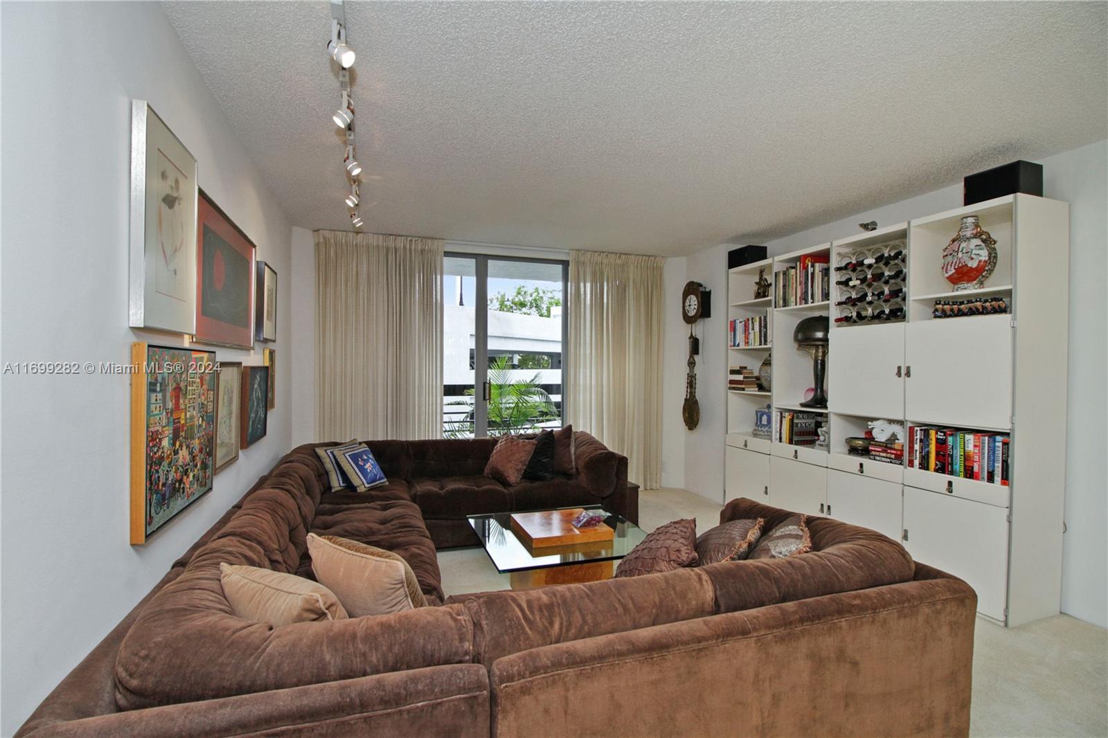 6dd28e9b-3723 3400 NE 192nd St # 307, Aventura FL 33180 — #A11699282