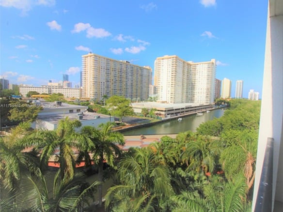 17150 N Bay Rd # 2612, Sunny Isles Beach FL 33160 — #A11704482