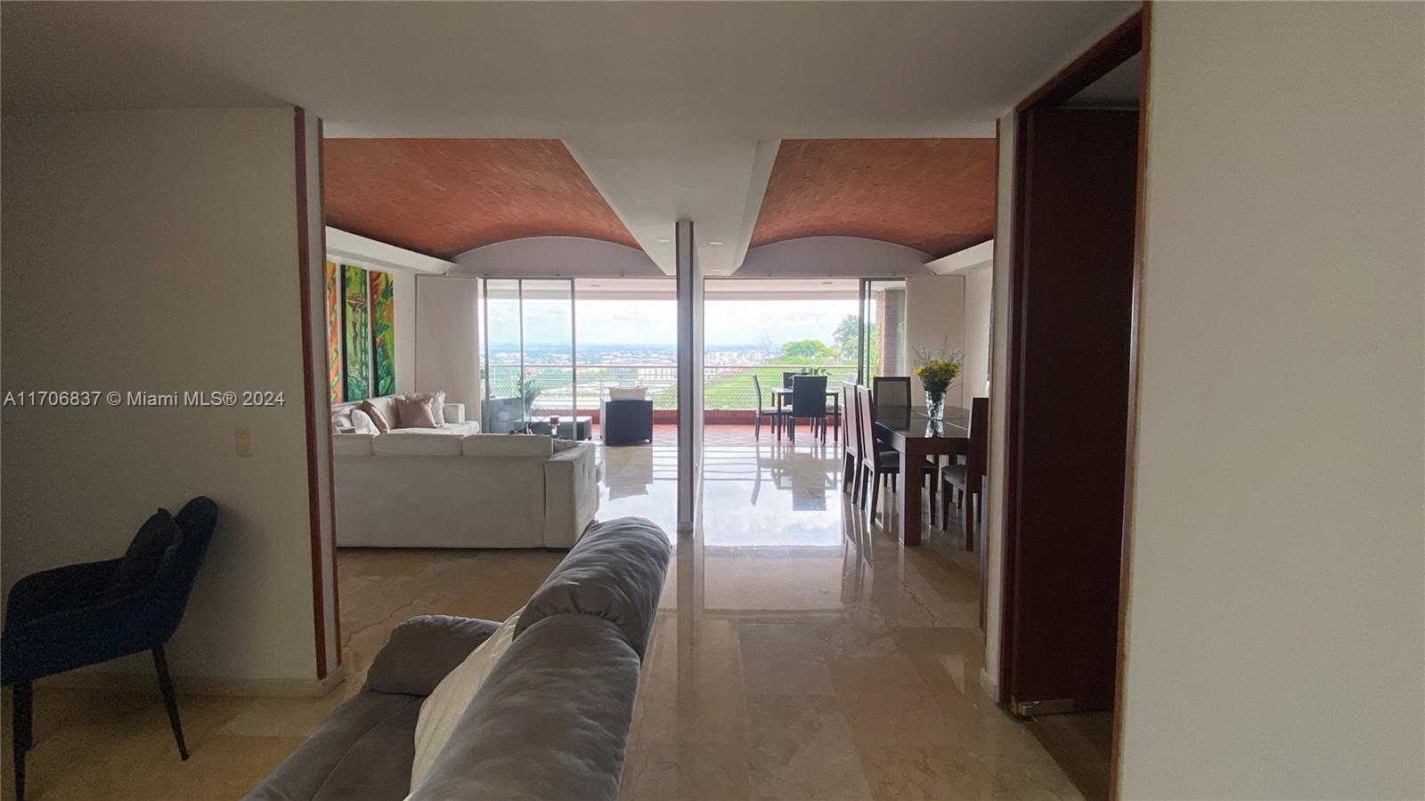 6dd28e9b-3802 9 Avenida # 1002, CA 760046 — #A11706837