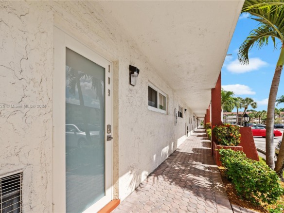 711 S Hollybrook Dr # 109, Pembroke Pines FL 33025 — #A11709725