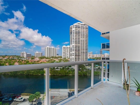 20515 E Country Club Dr # 1048, Aventura FL 33180 — #A11713938