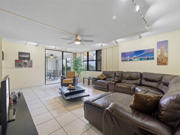 20401 NE 30th Ave # 8, Aventura FL 33180 — #A11716576
