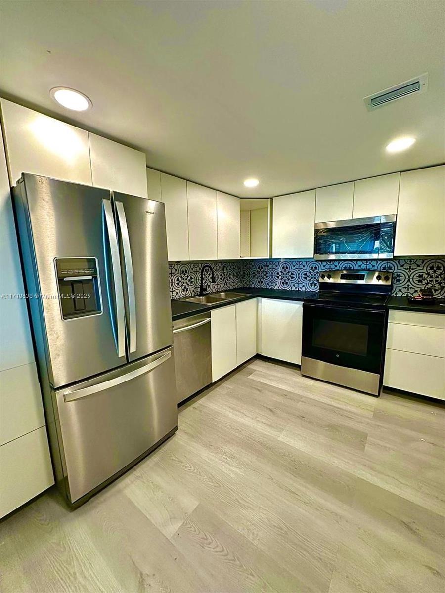 6dd28e9b-3906 20840 San Simeon Way # 305, Miami FL 33179 — #A11718538