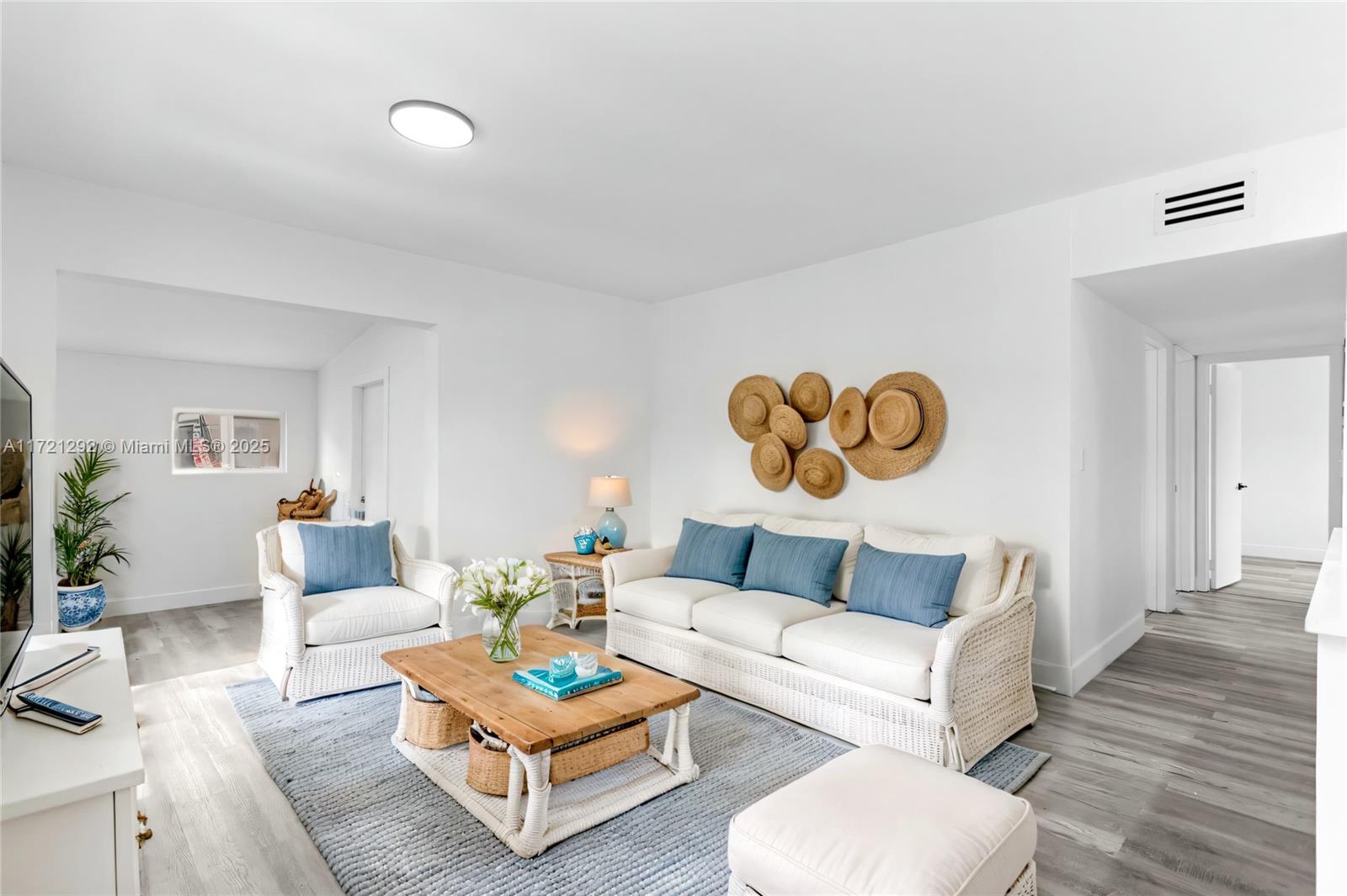 6dd28e9b-3942 1560 NE 42nd Ct, Pompano Beach FL 33064 — #A11721292