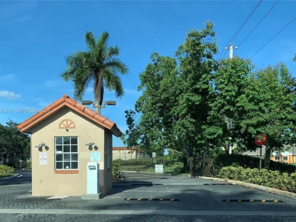 8710 SW 3rd St # 104, Pembroke Pines FL 33025 — #A11721814