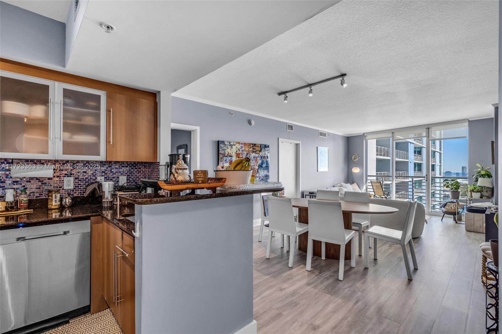 6dd28e9b-3995 325 S Biscayne Blvd # 3726, Miami FL 33131 — #A11723363