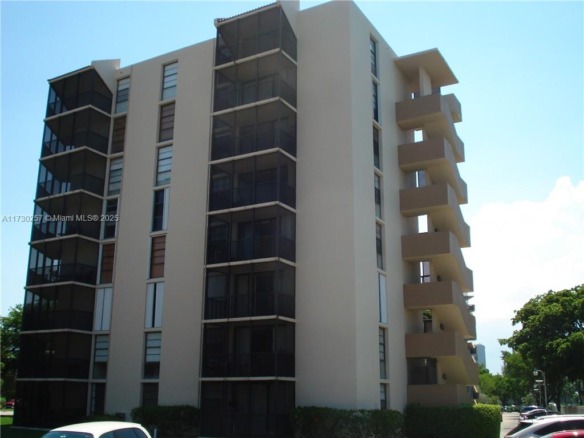 3101 N COUNTRY CLUB DRIVE # 306, Aventura FL 33180 — #A11730257